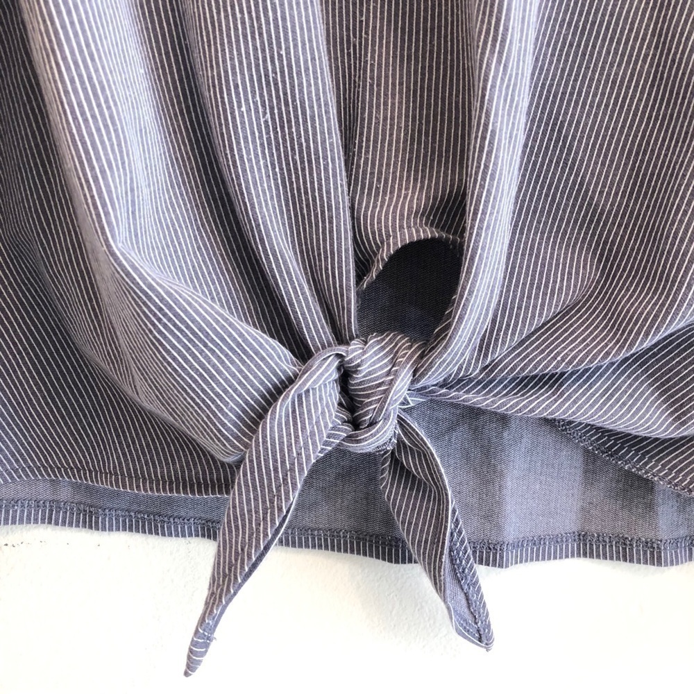 Banana Republic Pinstripe Blue Tie Knot Boatneck Blouse S - Picture 2 of 8